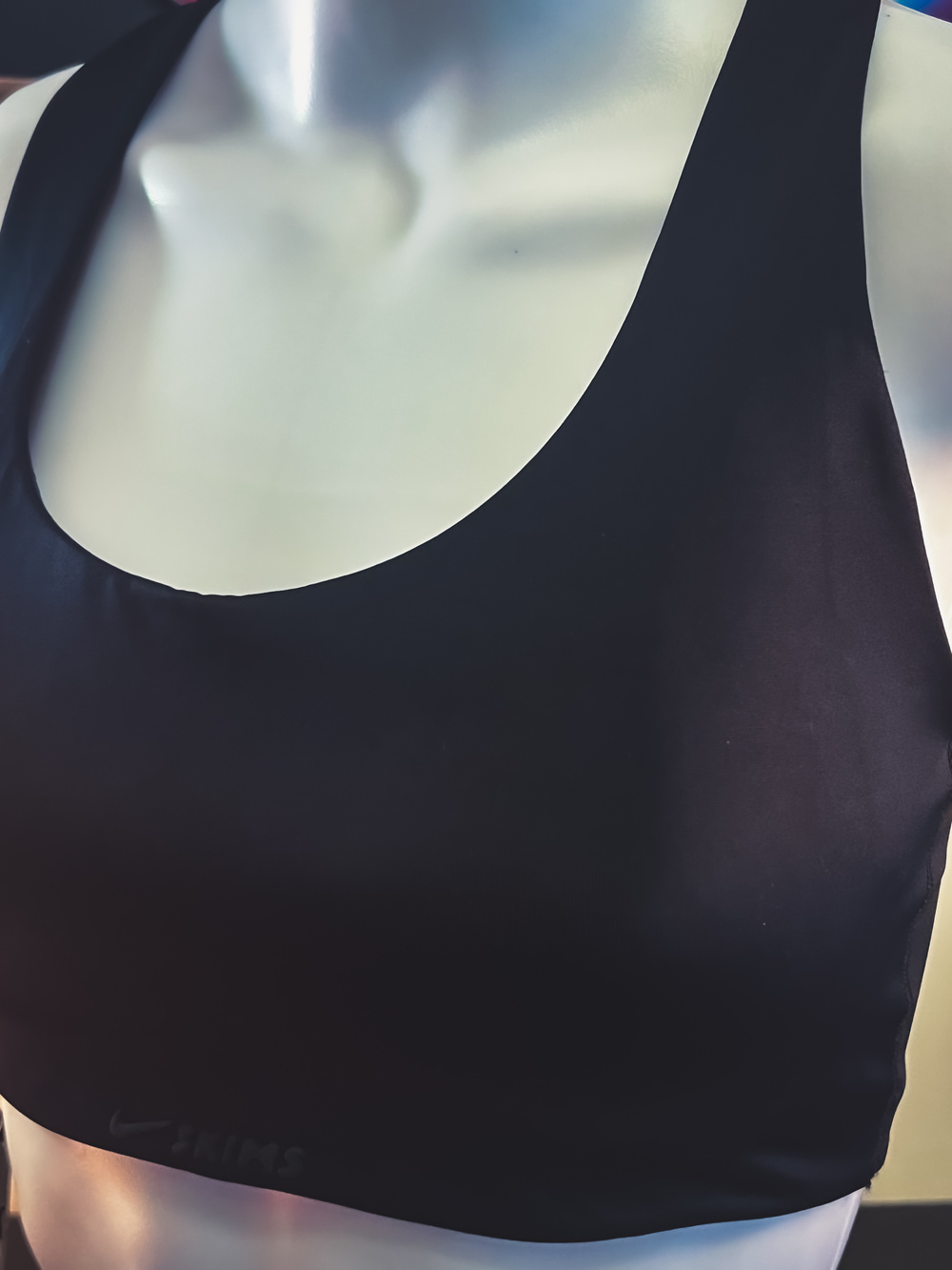 NWT SKIMS Shine Racerback Sports Bra Obsidian Medium 🖤✨